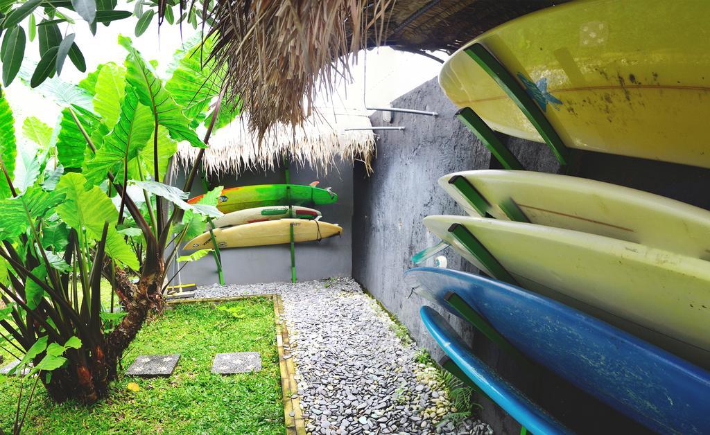 Hotel Premier Surf Camp à Canggu Extérieur photo