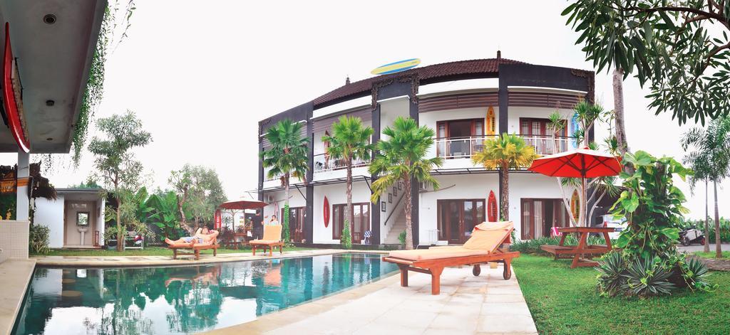 Hotel Premier Surf Camp à Canggu Extérieur photo