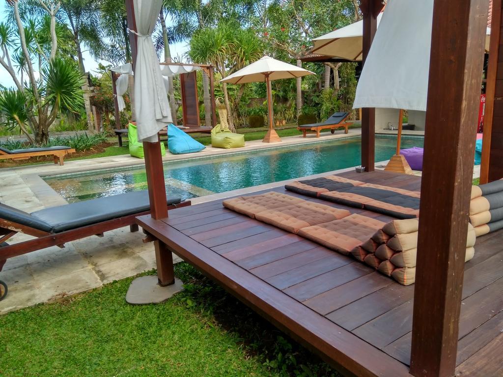 Hotel Premier Surf Camp à Canggu Extérieur photo