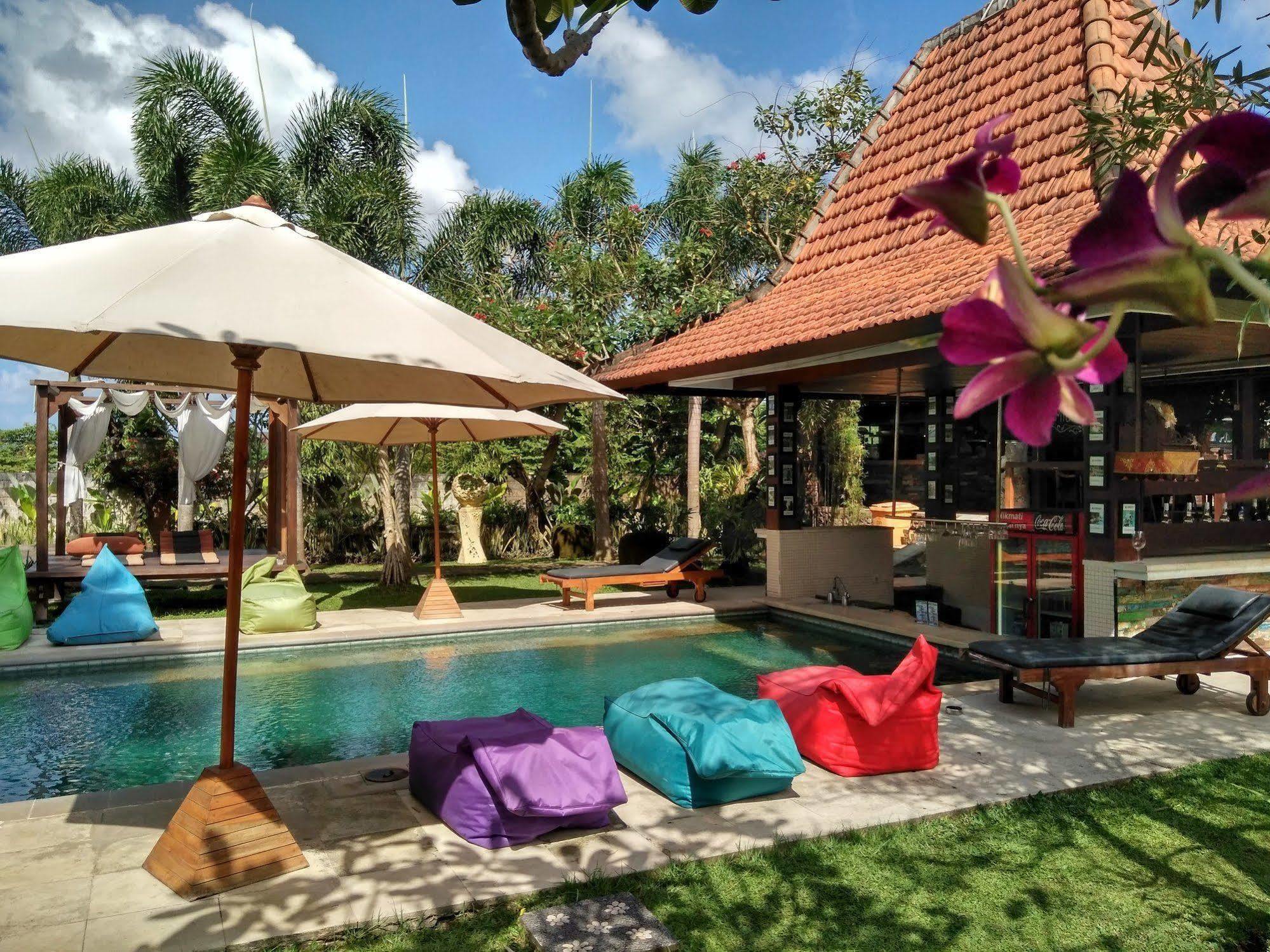 Hotel Premier Surf Camp à Canggu Extérieur photo